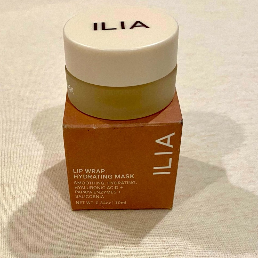 ILIA Lip Wrap 🖤